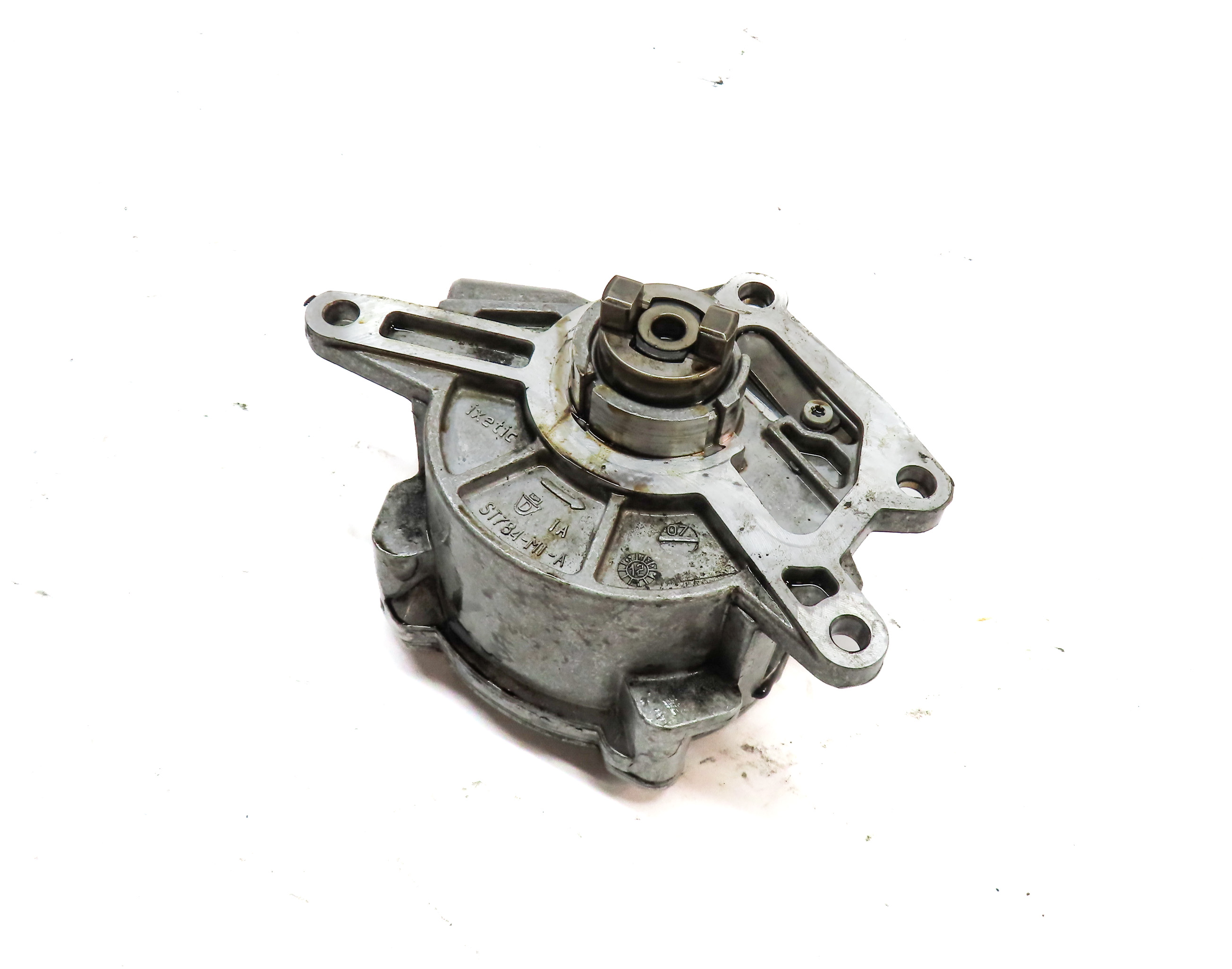 2012-2017 MERCEDES GL350 GLE350D GLS350D ML350 (W166 X166) DIESEL VACUUM PUMP — exact item pictured